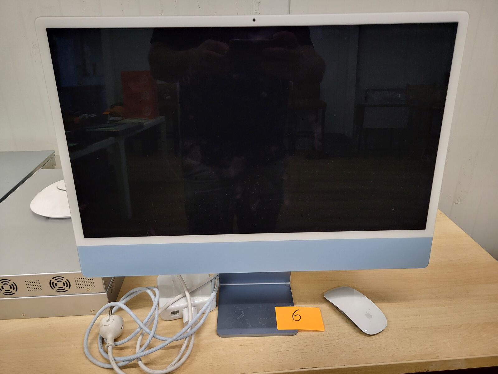 IT en multimedia: servers, laptops, netwerk – veiling bij Openbare Verkopen, Wielsbeke