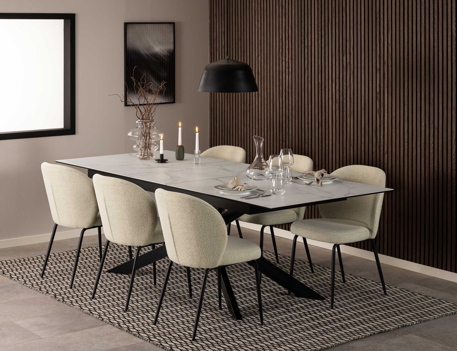 Emob: (bar) tafels en stoelen, tv meubelen, verlichting – veiling bij Openbare Verkopen, Beveren-Leie