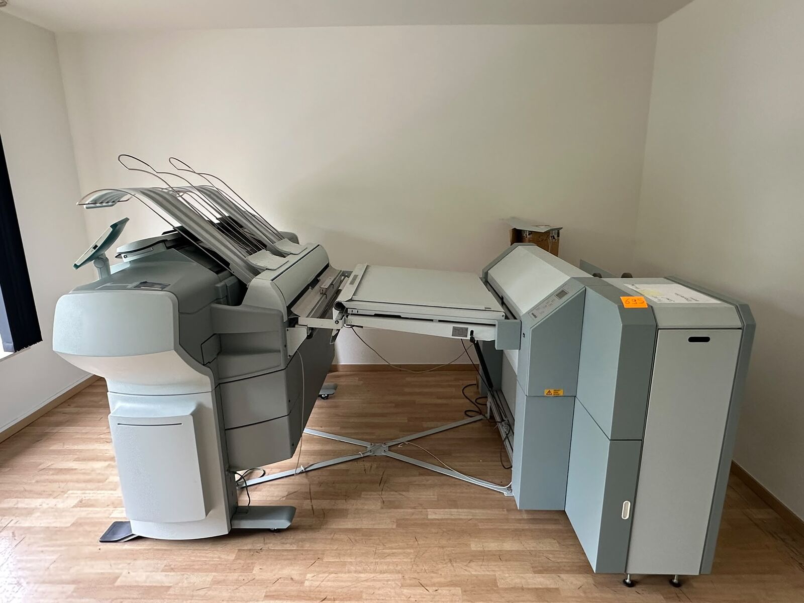 Snelveiling Plotter Canon + vouwmachine Estefold – veiling bij Openbare Verkopen, Jabbeke