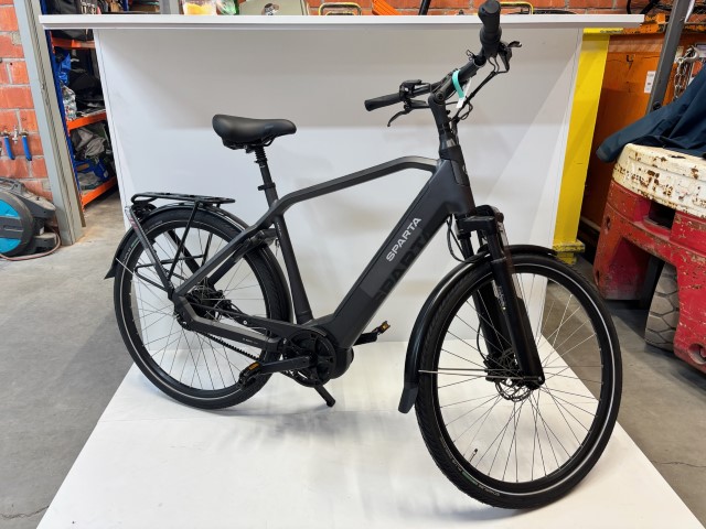 Stockopruiming fietsenwinkel – veiling bij Openbare Verkopen, Ingelmunster