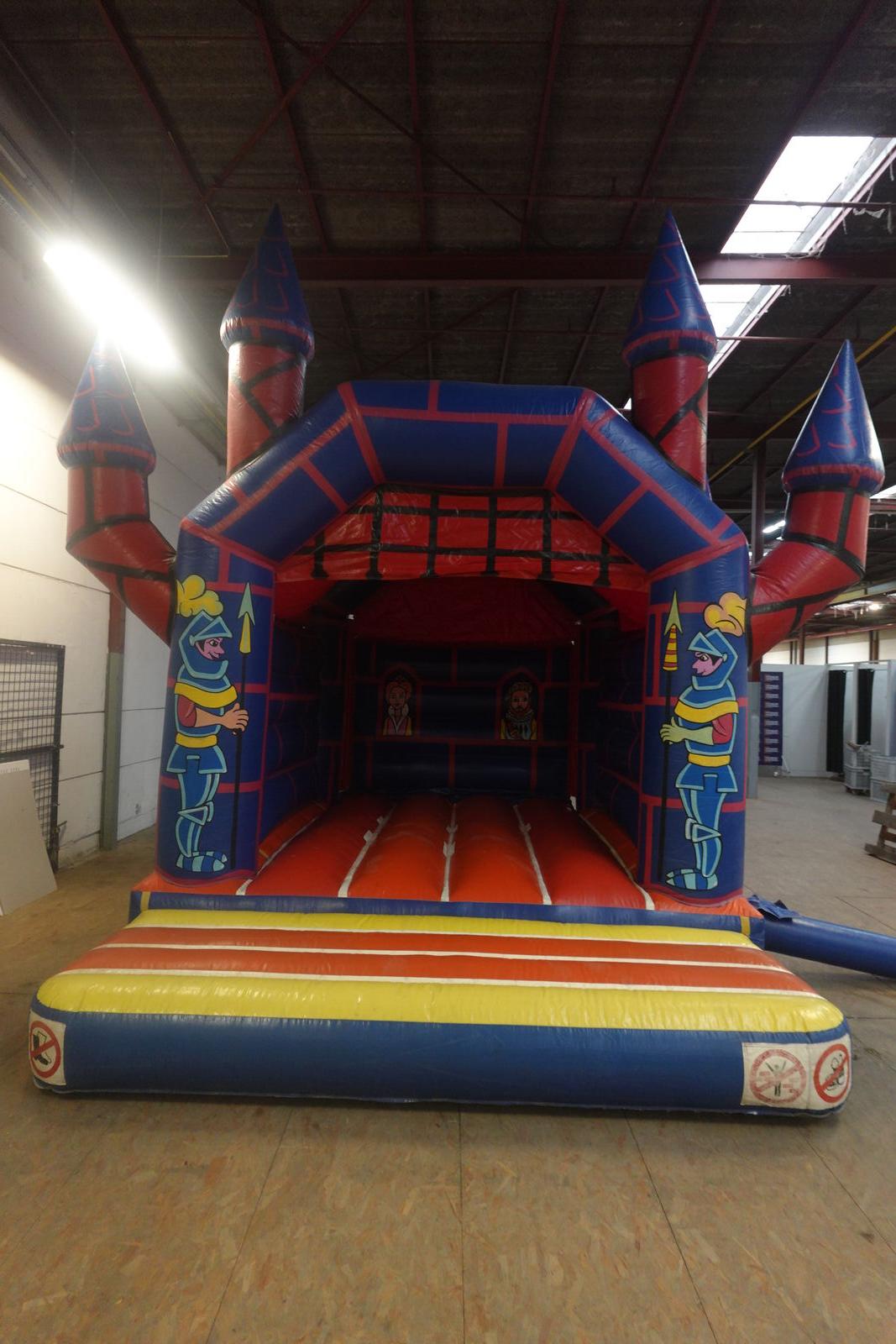 Springkasteel Zizo Inflatables – kavel bij Openbare Verkopen, Wielsbeke