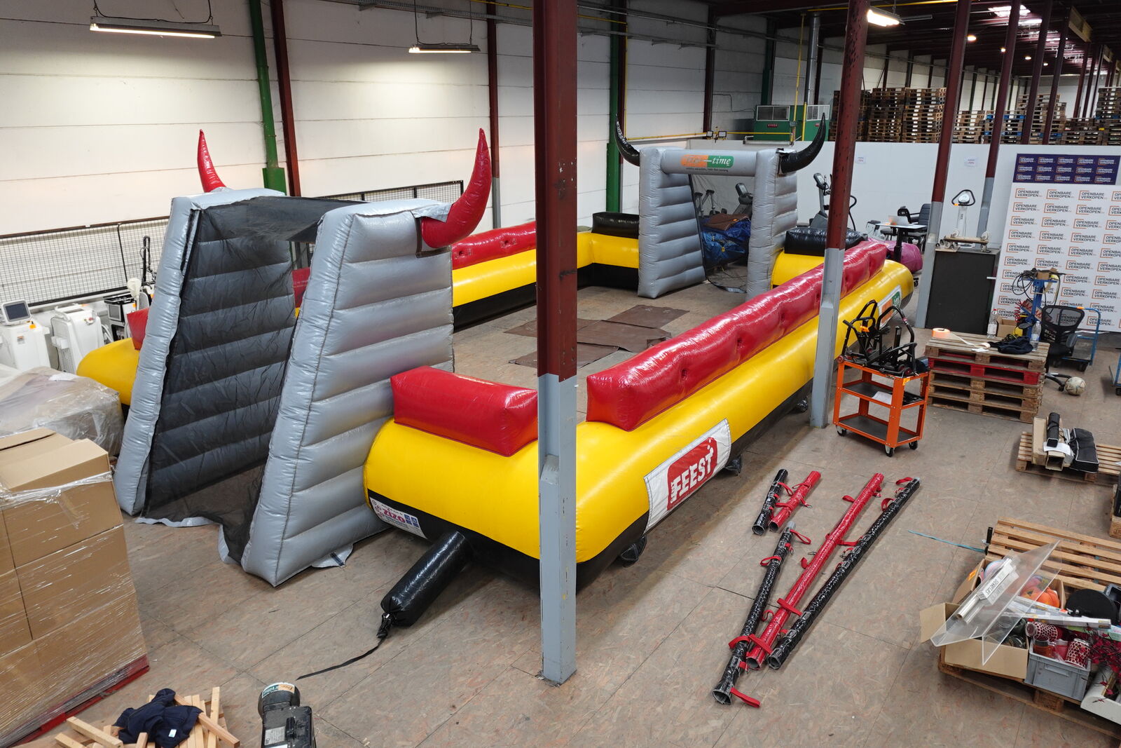 Human kicker Zizo inflatables – kavel bij Openbare Verkopen, Wielsbeke