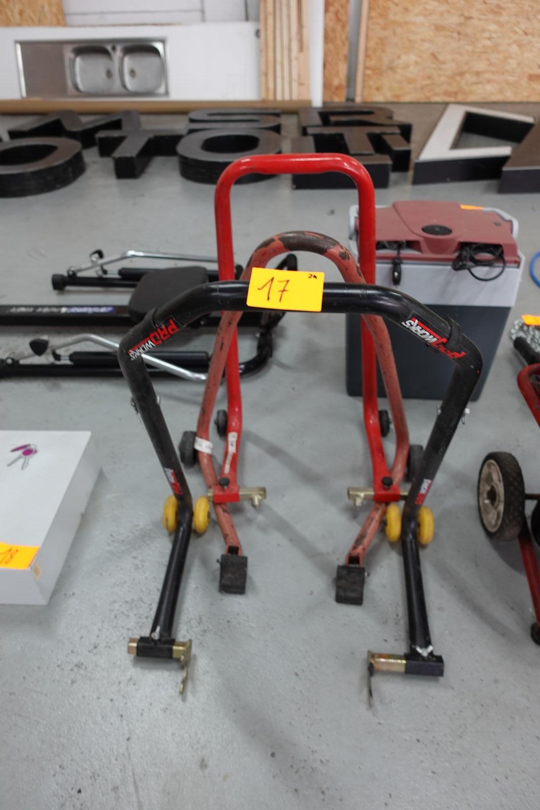 3x Paddock / Motorsteun – kavel bij Openbare Verkopen, Kuurne