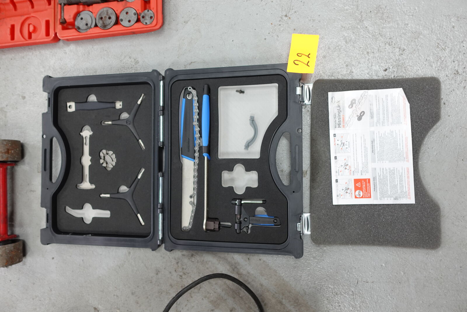 Missinglink set – kavel bij Openbare Verkopen, Kuurne
