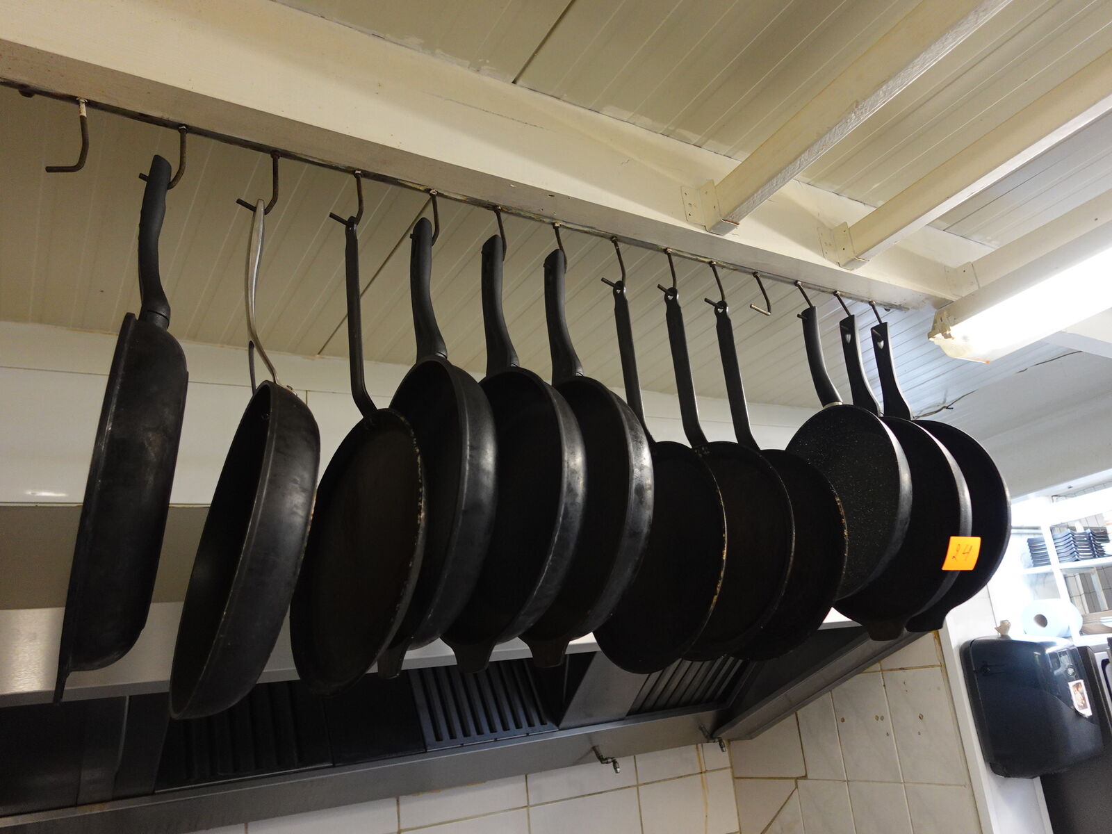 12x Kookpan – kavel bij Openbare Verkopen, Bredene