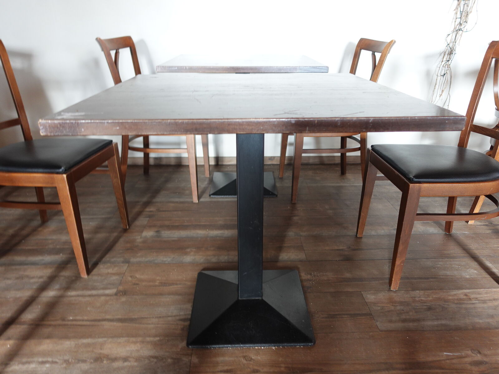 15x Houten tafel – kavel bij Openbare Verkopen, Bredene