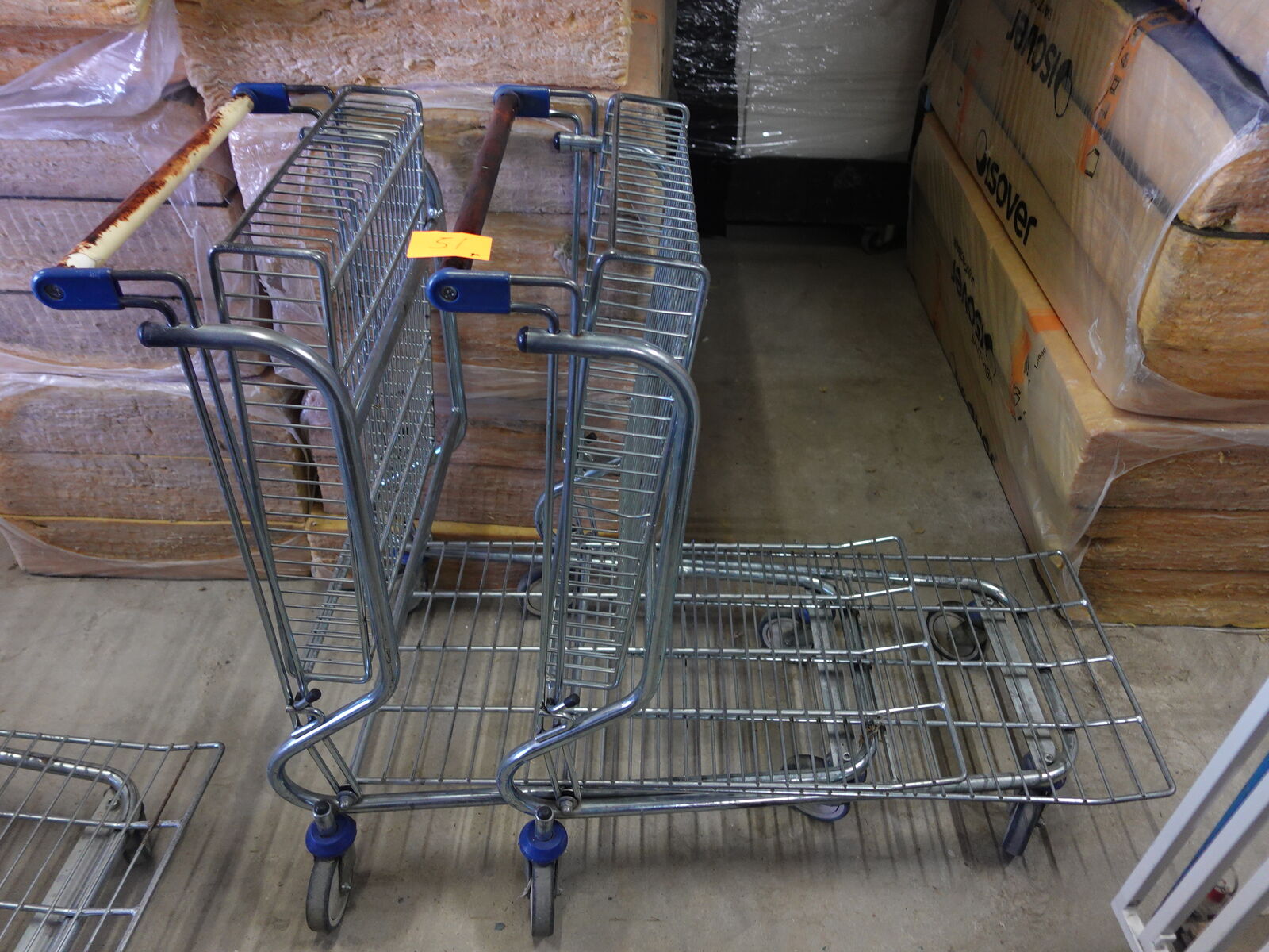 2x Winkelkar – kavel bij Openbare Verkopen, Harelbeke