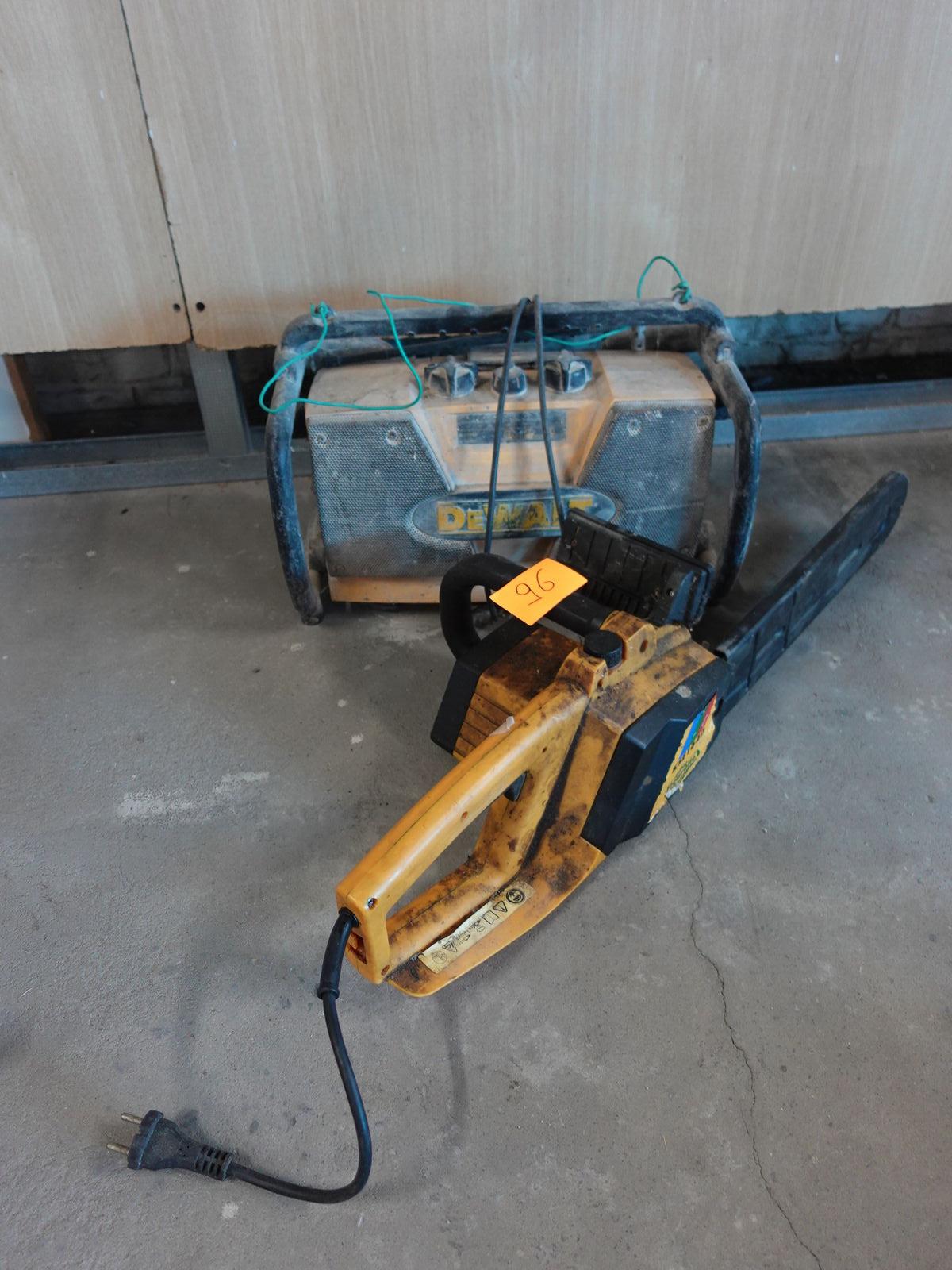 Elektrische kettingzaag + werfradio Dewalt – kavel bij Openbare Verkopen, Harelbeke
