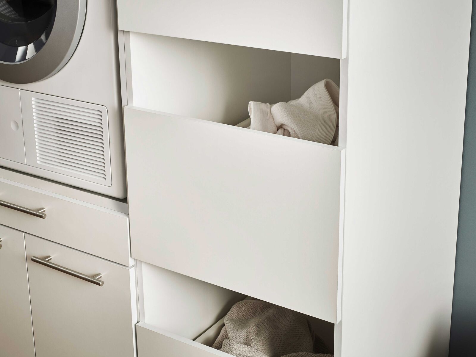 Kolomkast voor wasmachinekasten Laundreezy | 50 x 68 x 162 cm | Wit – kavel bij Openbare Verkopen, Beveren-Leie