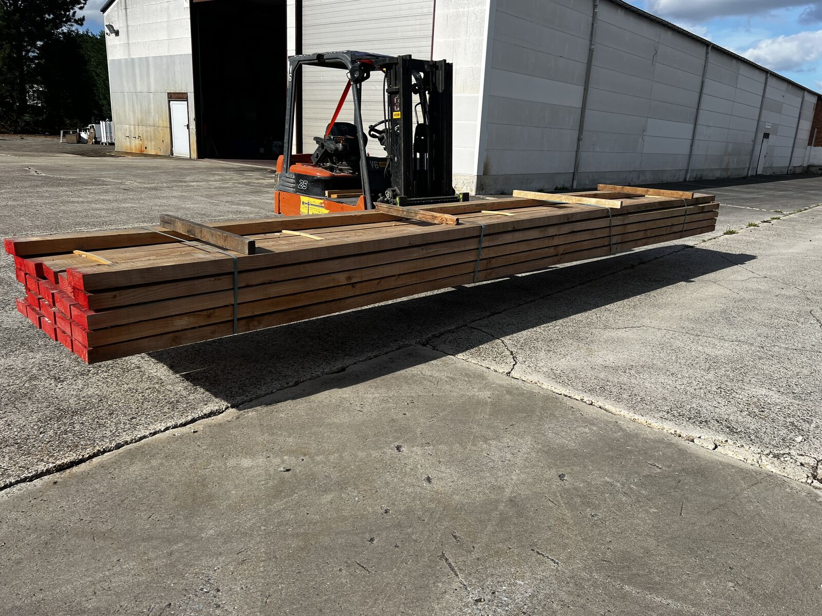 22x Houten balk Oregon – kavel bij Openbare Verkopen, Zele