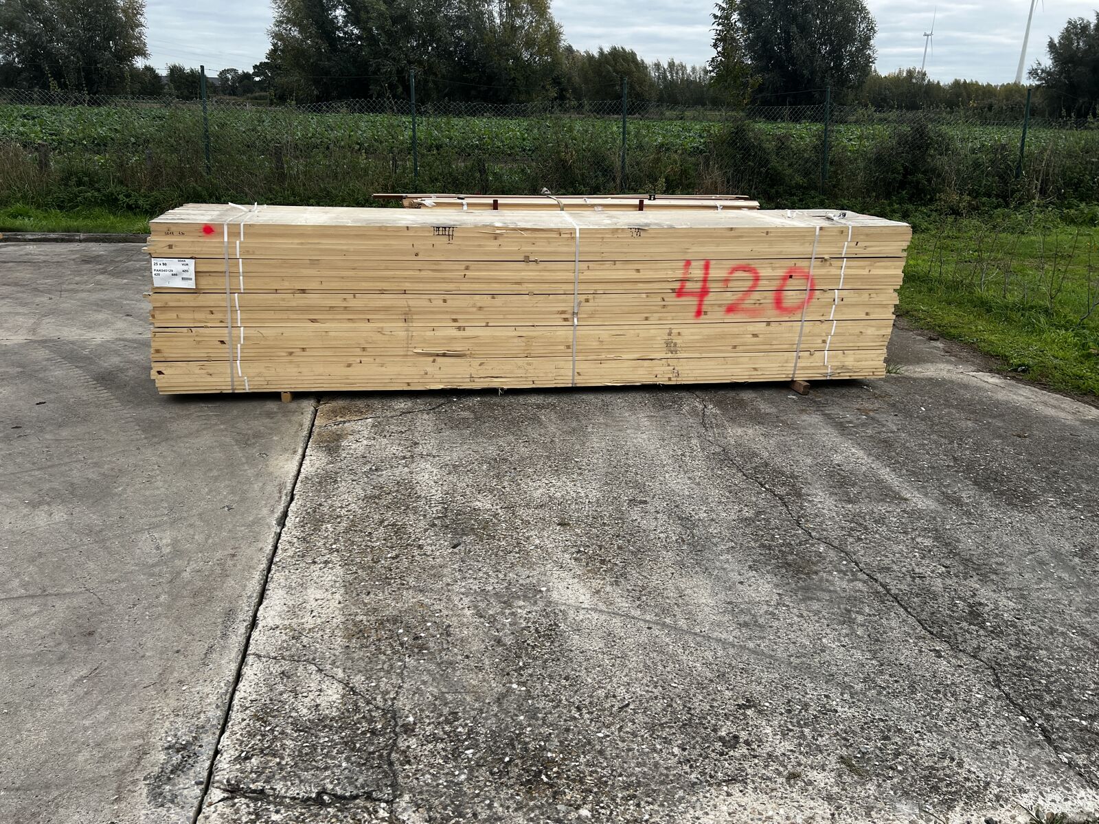 500x plafondlat Vuren – kavel bij Openbare Verkopen, Zele