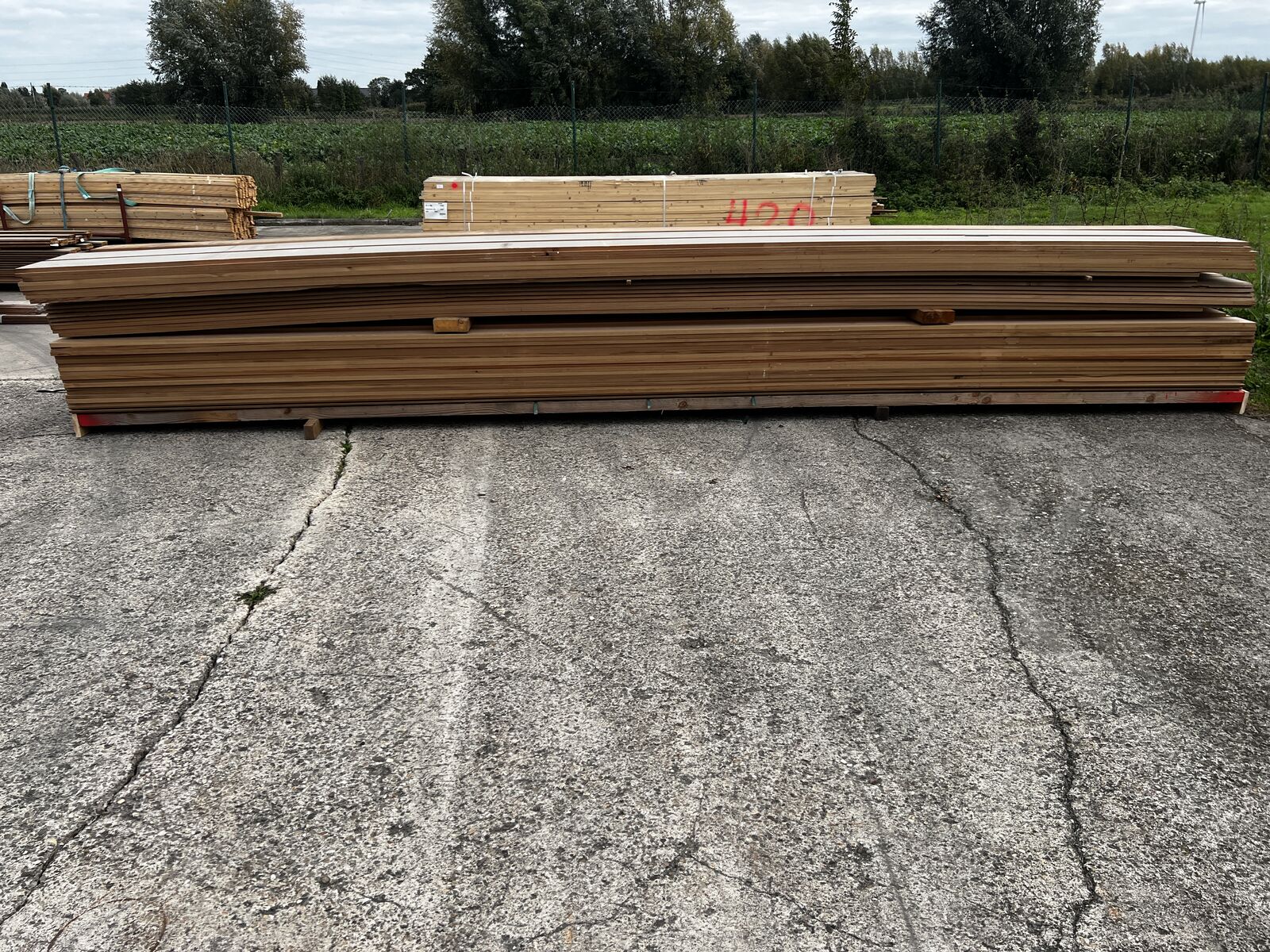 200 x Houten planken – kavel bij Openbare Verkopen, Zele