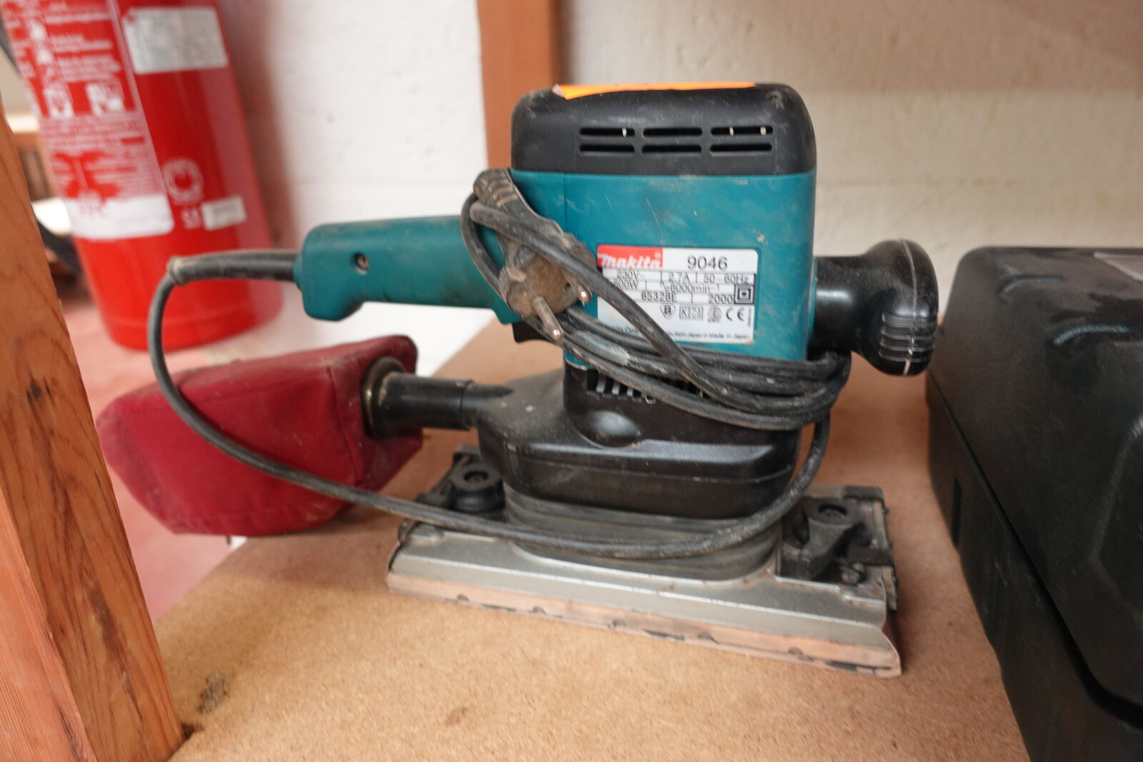 Elektrische handschuurmachine Makita – kavel bij Openbare Verkopen, Desselgem