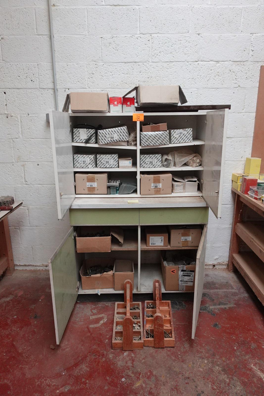 2x Kast met inhoud – kavel bij Openbare Verkopen, Desselgem