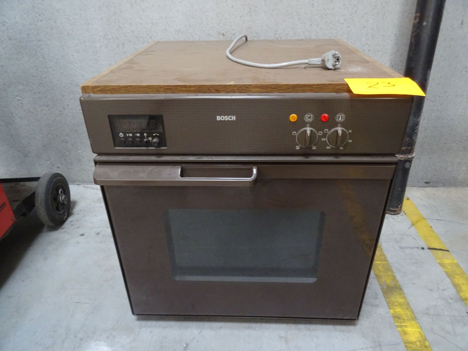 Oven Bosh – kavel bij Openbare Verkopen, Anzegem