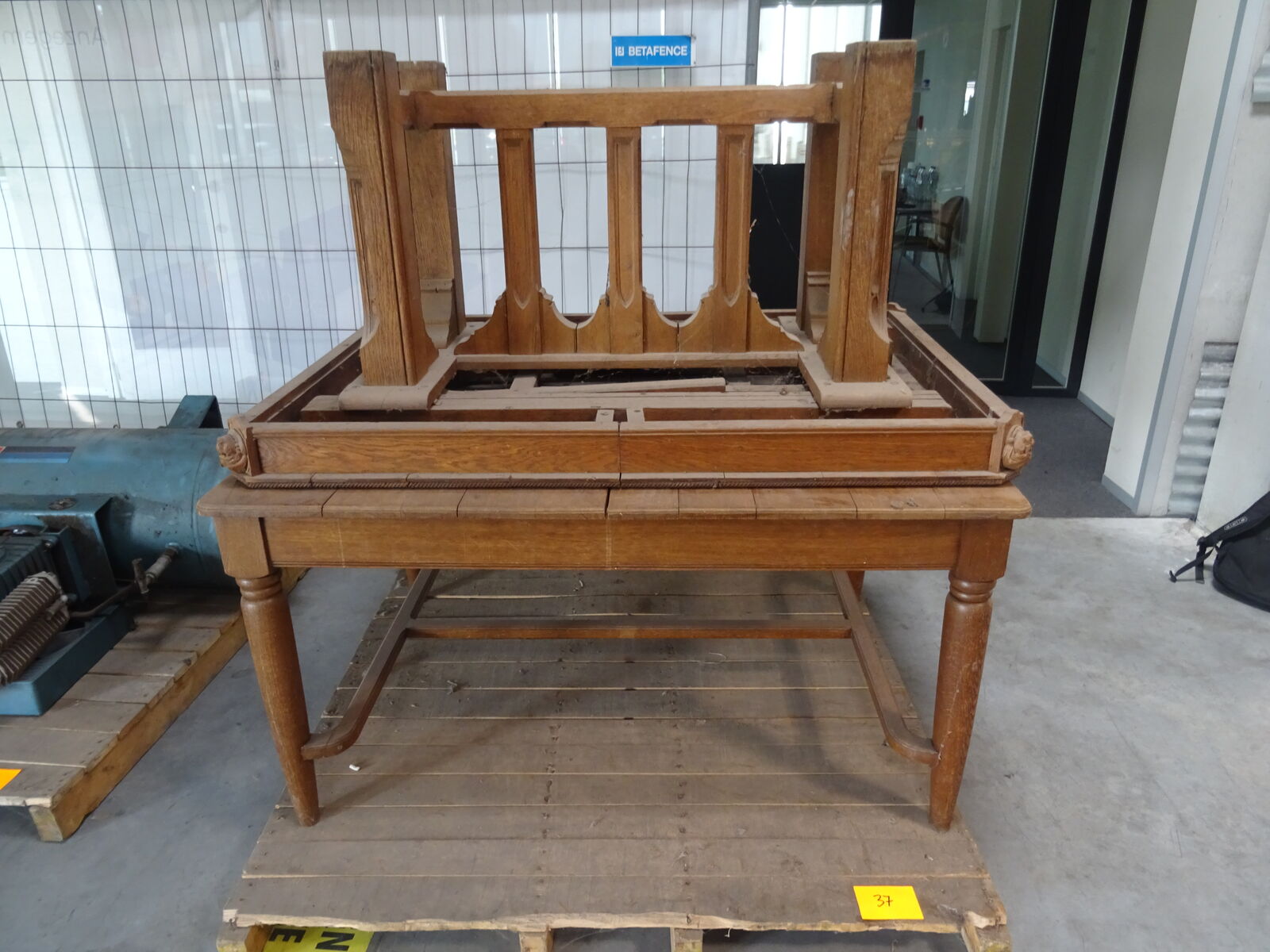 2x Houten tafel – kavel bij Openbare Verkopen, Anzegem