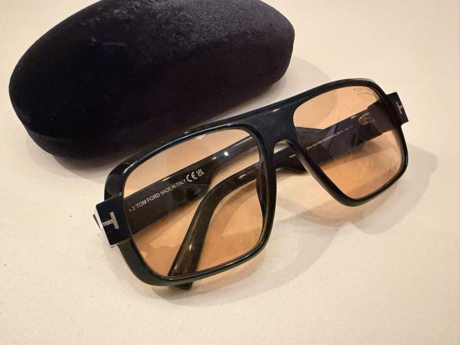 TOM FORD zonnebril – kavel bij Openbare Verkopen, Wielsbeke