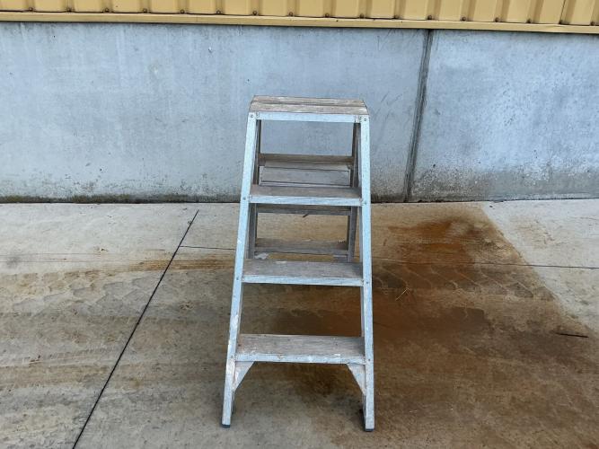 Aluminium dubbele trapladder – 2 x 4 treden – kavel bij Openbare Verkopen, Gullegem