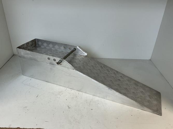 Aluminium Container Oprijplaat / Heftruckramp TotalSource – 4.000 kg setcap. (Licht Gebruikt Beursmodel) – kavel bij Openbare Verkopen, Gullegem