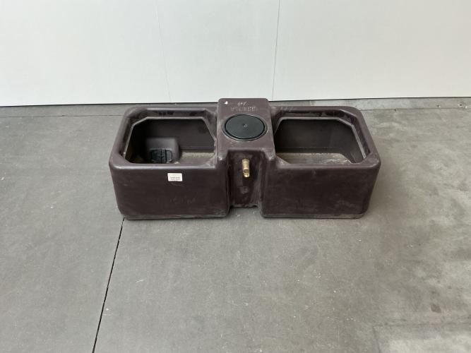 Weidedrinkbak met dubbele toegang Prebac 70L – kavel bij Openbare Verkopen, Gullegem