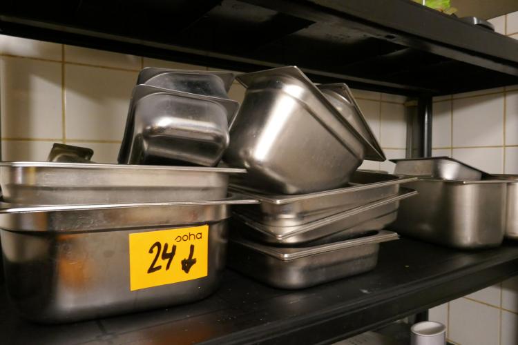 Allerhande potten en pannen + gastronormbakken – kavel bij Openbare Verkopen, Koksijde
