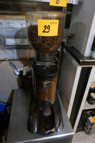 Koffiemolen CUNIL – kavel bij Openbare Verkopen, Koksijde
