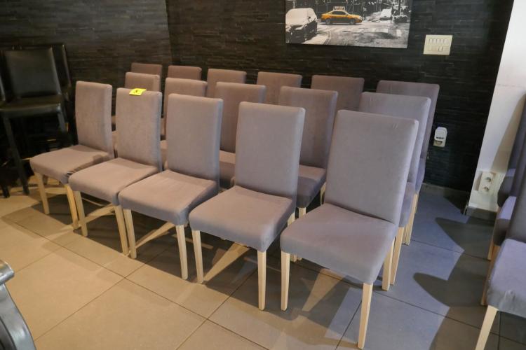 34 houten horecastoelen – kavel bij Openbare Verkopen, Koksijde