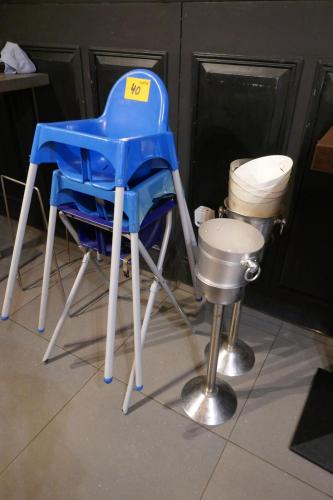 3 kinderstoeltjes + champagnefles staanders – kavel bij Openbare Verkopen, Koksijde