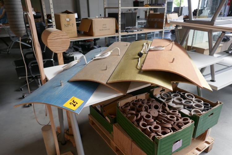 Houten hanglampen en dergelijken – kavel bij Openbare Verkopen, Ooigem