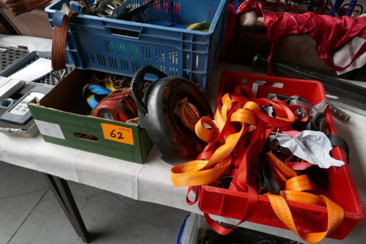 Spanbanden en ratels + Handmatige kettingkabel – kavel bij Openbare Verkopen, Ooigem