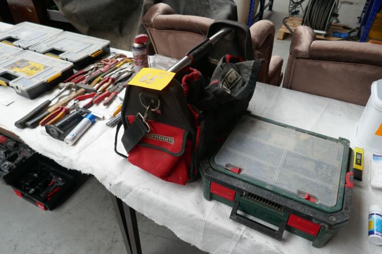 Accu schroefmachine met koffer BOSCH + Divers werkgereedschap – kavel bij Openbare Verkopen, Ooigem