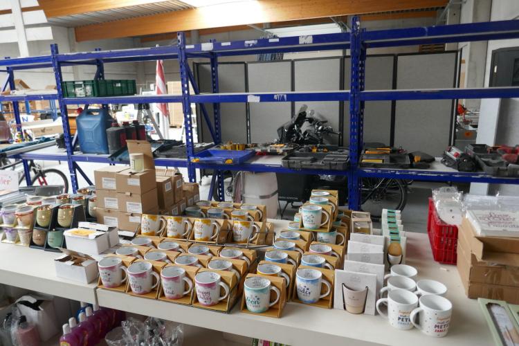 diverse items souvenierwinkel deel 1 – kavel bij Openbare Verkopen, Ooigem