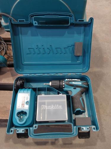 Accu schroefmachine Makita – kavel bij Openbare Verkopen, Zedelgem