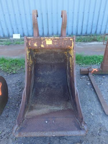 Metalen graafbak – kavel bij Openbare Verkopen, Zedelgem