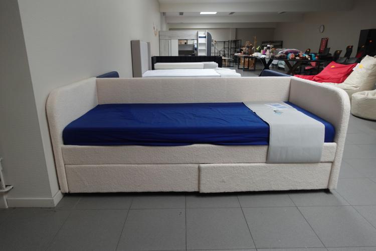 Kajuitbed spector – kavel bij Openbare Verkopen, Waregem