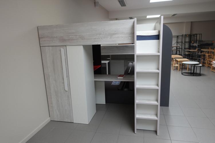 Hoogslaper Beau Met bureau & kast – kavel bij Openbare Verkopen, Waregem