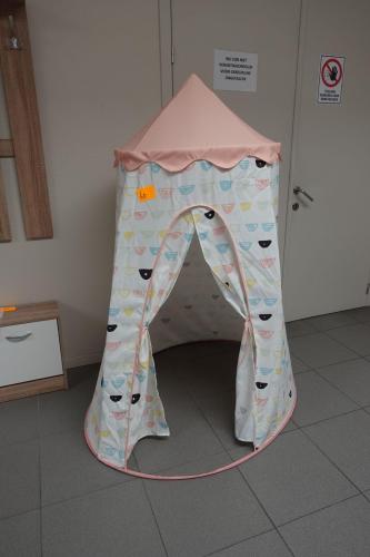 Kinderspeeltent – kavel bij Openbare Verkopen, Waregem