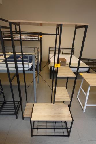 Kapstok & schoenenrek – kavel bij Openbare Verkopen, Waregem