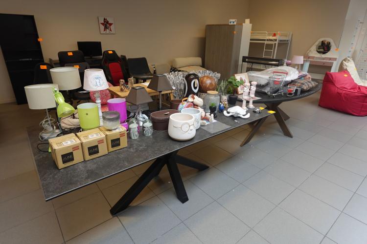 Grote partij decoratie – kavel bij Openbare Verkopen, Waregem