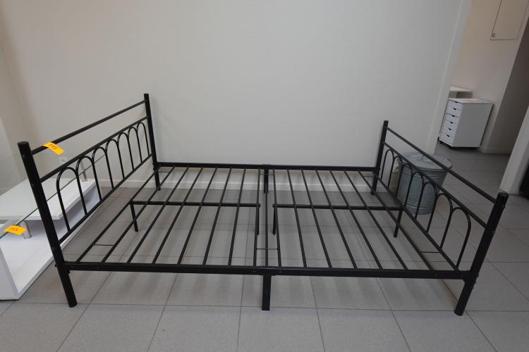 Tweepersoonsbed – kavel bij Openbare Verkopen, Waregem