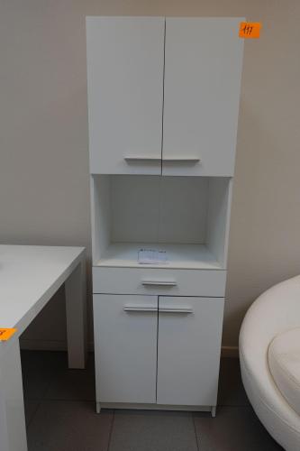 Kast Ekipa – kavel bij Openbare Verkopen, Waregem