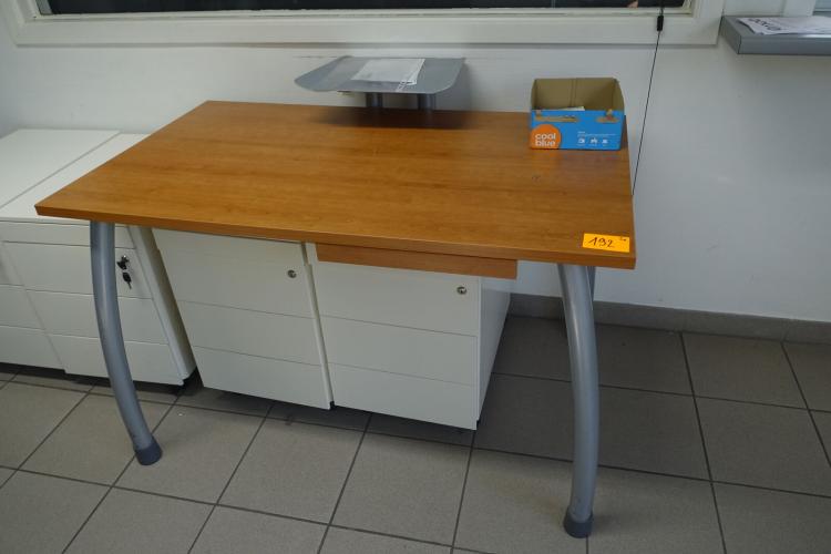 2x Bureau – kavel bij Openbare Verkopen, Waregem