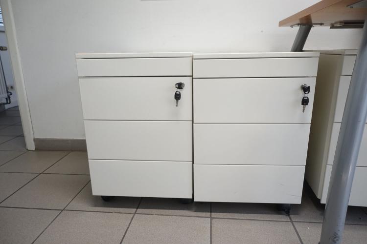4x Ladeblok op wieltjes – kavel bij Openbare Verkopen, Waregem