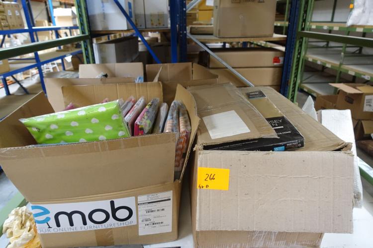 4x Doos diverse bedovertrek – kavel bij Openbare Verkopen, Waregem
