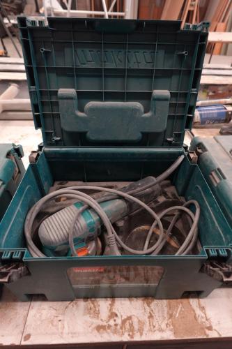 Excentrische schuurmachine Makita – kavel bij Openbare Verkopen, Deerlijk