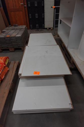 2x Divers houten meubel + houten panelen – kavel bij Openbare Verkopen, Deerlijk