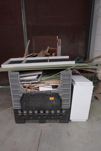 2x Inklapbare kunststof palletbox + inhoud – kavel bij Openbare Verkopen, Deerlijk