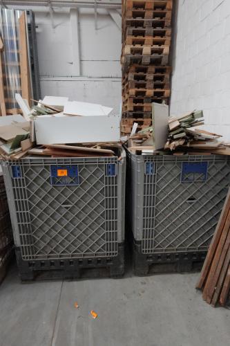 2x Inklapbare kunststof palletbox + inhoud – kavel bij Openbare Verkopen, Deerlijk