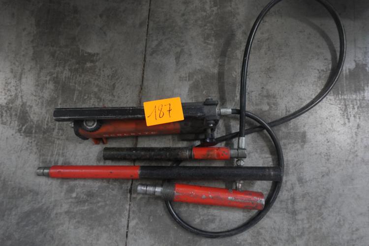 Hydraulische pomp Celette – kavel bij Openbare Verkopen