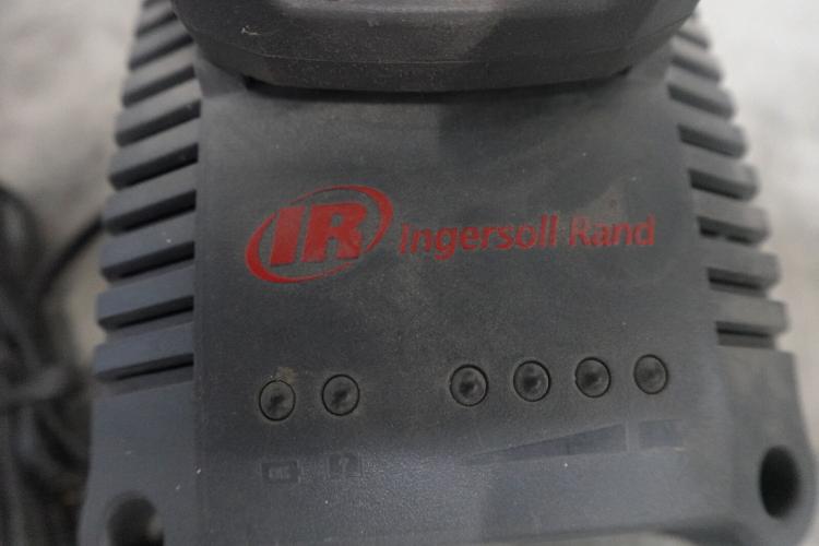 Lader & accu Ir – kavel bij Openbare Verkopen